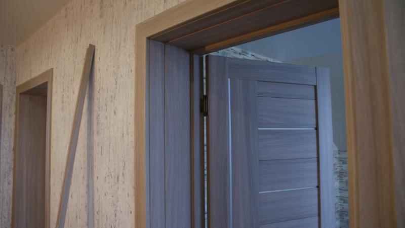 Особенности установки дверей в старых домах: Проблемы и решения, специфика подготовки проемов.