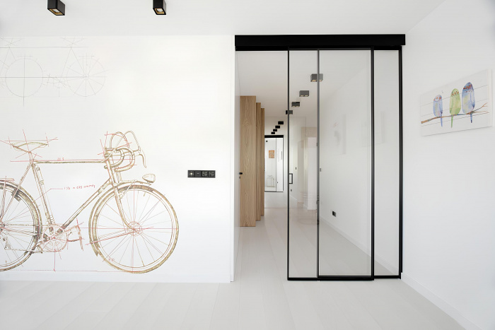 Перегородка из 2 створок (1 подвижная /раздвижная, 1 неподвижная)